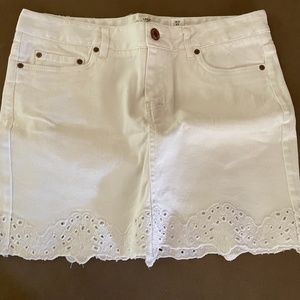 NWT H&M white mini eyelet trim skirt size 8